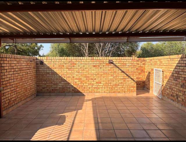 2 BEDROOM SIMPLEX FOR SALE IN EQUESTRIA